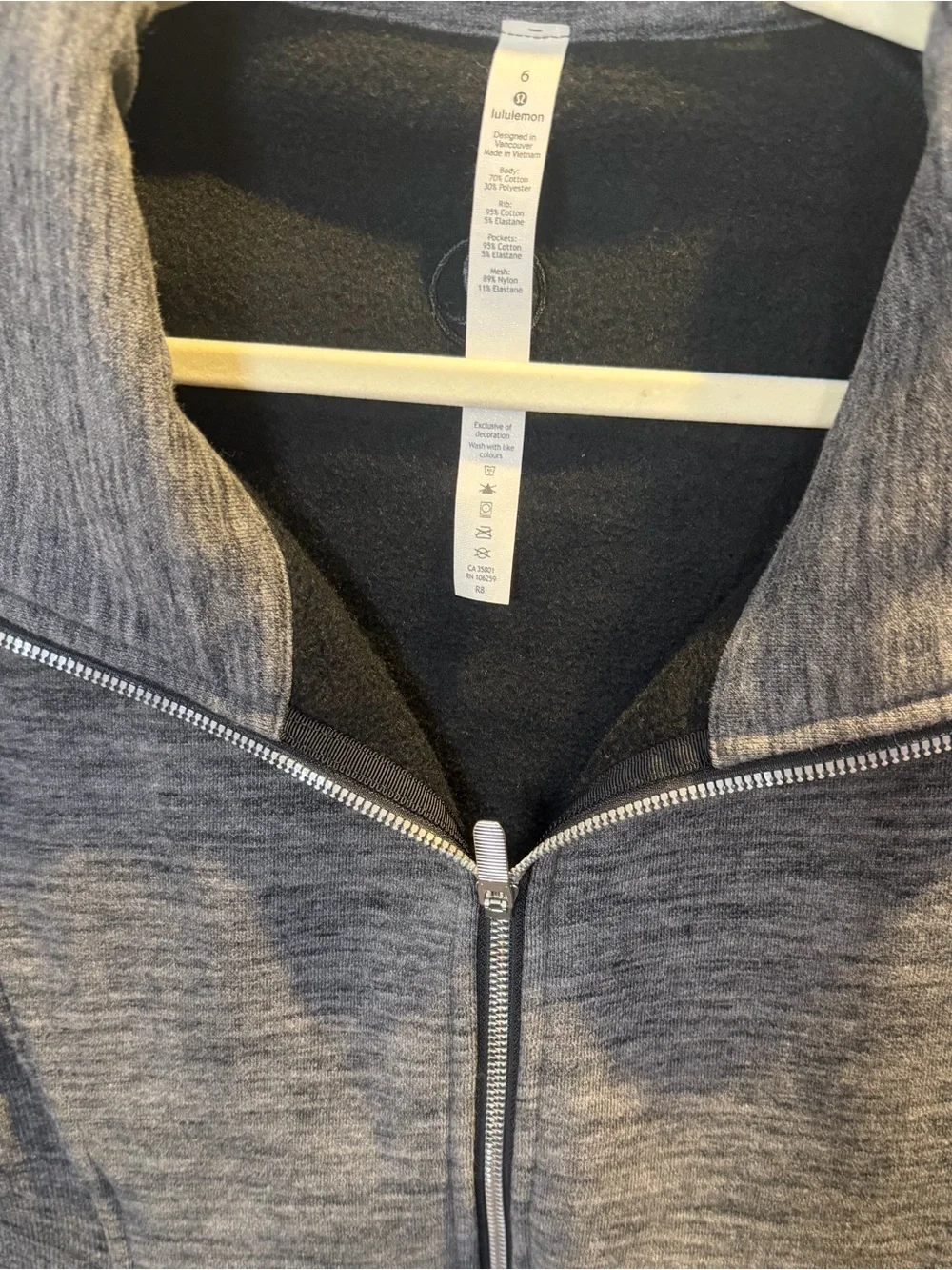 lululemon athletica sleek zip